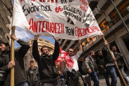 Светот го одбележува Денот на трудот-1 мај – илјадници луѓе на улиците за своите права