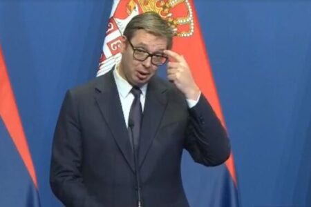 Српскиот претседател Александар Вучиќ е примен во ВМА