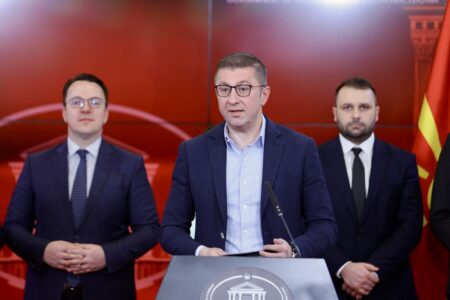 Мицкоски: Пет милијарди фунти за нови болници и брза железница