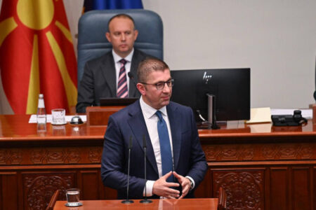 Мицкоски: Додека во бугарскиот Комитет за малцинства не видам Македонец нема ни милиметар да мрднам додека сум премиер на оваа Влада