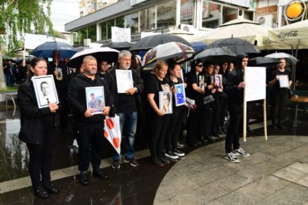 Родителите на загинатите во Кочани ако треба правдата ќе ја бараат и пред Стразбур!
