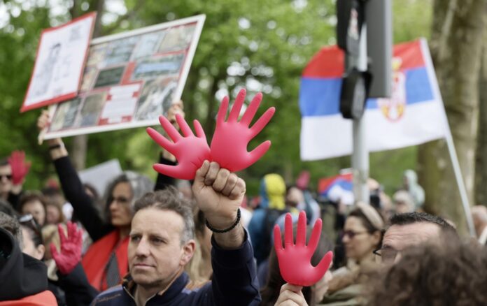 Serbian students on bike journey to protest corruption arrived in Strasbourg