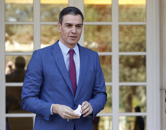 Spanish Prime Minister Pedro Sanchez receives Popular Party leader Alberto Nunez Feijoo