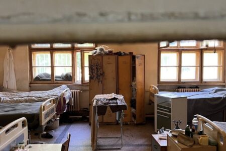 Министерот Алиу ги виде катастрофалните услови во Психијатриската болница „Скопје“