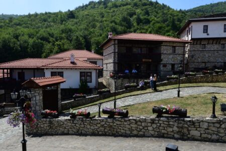 „Македонско село“ – уникатен спој на традиција и туризам