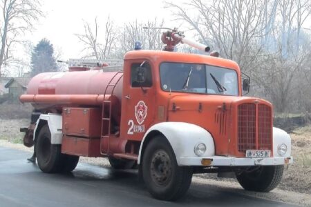 Кубуриме со пожарникари и со „крпени“ олдтајмери гаснеме пожари