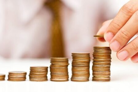 Повеќе пари поголем ризик, поголеми плати и пензии – поголема инфлација?!