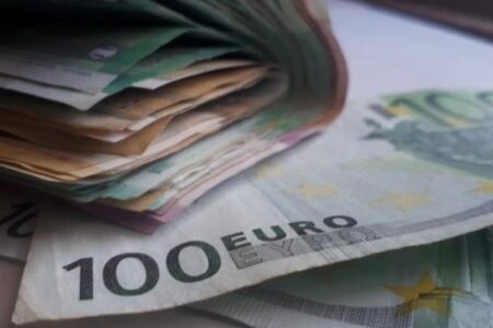 Доктор Рушвет, на лекар со книшка и со 2.000 евра во плик