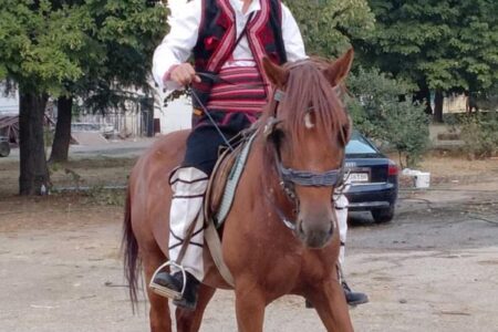 Патриот во душа, гемиџија по крв, 56-годишниот Симон првпат јава до Мечкин Камен