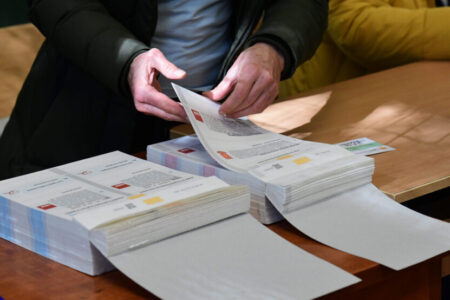 ДИК ГИ ДЕФИНИРА УСЛОВИТЕ, НО СЕ ОТВОРИЈА СОМНЕЖИ ЗА МОЖНИ МАНИПУАЛЦИИ НА ЛОКАЛНИТЕ ИЗБОРИ: Ќе станат ли гласачките ливчиња книги со илјадници имиња?