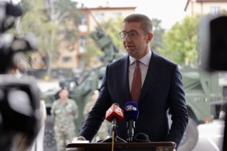 Мицкоски најавува непопуларни мерки за да се заузда инфлацијата и да се спречи дивеењето на трговците