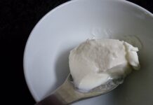 Ако ја имате оваа намирница во фрижидерот, не ви се потребни лекови: Го смирува желудникот за 10 минути