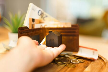 Со градење на станови најлесно се легализираат црните пари