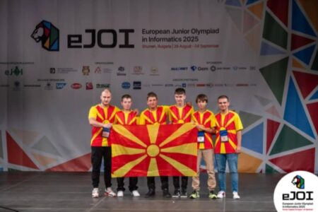 Ученикот Владимир Грчев стана европски шампион по информатика