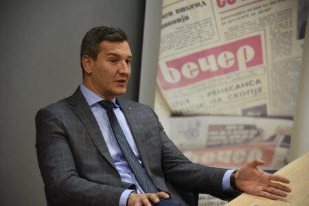 АЛЕКСАНДАР ТРАЈАНОВСКИ, КАНДИДАТ ЗА ГРАДОНАЧАЛНИК НА ГРАД СКОПЈЕ ОД КОАЛИЦИЈАТА „ИСКУСТВО ЗА УСПЕХ“: Градот да се грижи за „Малиот ринг“, а општините да го чистат ѓубрето од улиците (3)