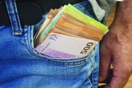 Најполн џеб имаат информатичарите и службениците од државните агенции, „најутепани“ се општите работници