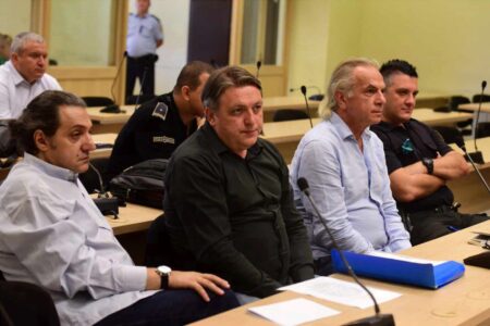 Ќерка ми не умре од канцер на дојка, туку ја убија со тие хемии