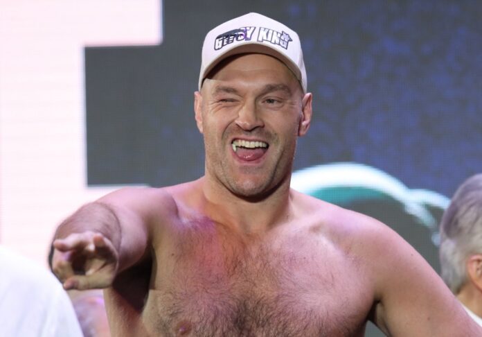 Heavyweight Boxing - Fury vs Usyk weigh-in