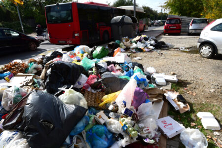 Скопската депонија ги загади почвата, воздухот и водата, ќе одговара ли конечно некој?