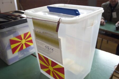 НЕЛОГИЧНОСТА СО ФИНАНСИРАЊЕТО ЌЕ СЕ ПОВТОРИ И НА ПРЕТСТОЈНИТЕ ИЗБОРИ: Изборите се добра тезга – десетици гласови носат десетици илјади евра!   