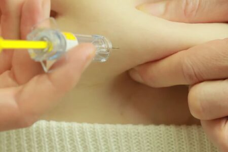 ЛЕКОТ „КЛЕКСАН“ ПРОТИВ ЗГРУТЧУВАЊЕ НА КРВТА ОД КРАЈ НА НОЕМВРИ ЌЕ СЕ ПОДИГНУВА СО РЕЦЕПТ