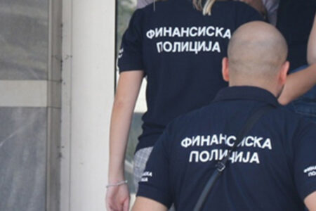 Финансиска полиција влезе во прилепската болница: Приведени повеќе лица