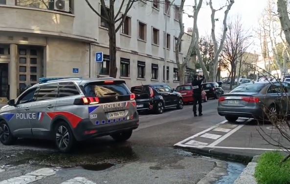 policija francija x