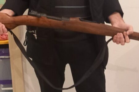 МАКЕДОНИЈА ГО ЧЕСТВУВА И ЧУВА СПОМЕНИ НА 11 ОКТОМВРИ: Пушката на партизанот Максо уште сведочи за пукањето на прилепскиот участок