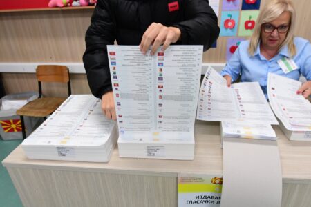 Во Скопје со право на глас 474 304 граѓани – имаат можност да избираат градоначалник помеѓу 16 кандидати и 19 листи за советници