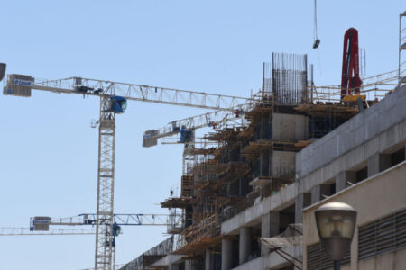 Работниците гинат на работните места, заштитната опрема сè уште трошок за газдите