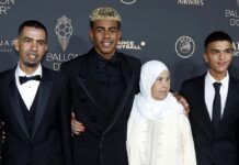 Таткото на Јамал собира картонски кутии по Барселона