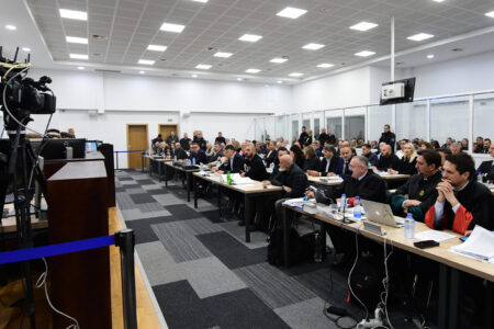 „Пластика паѓаше врз нас, имаше врескање и силен мирис што тераше на спиење“