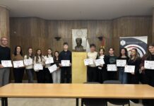 Нашите млади физичари блеснаа – ожнеани мноштво награди!