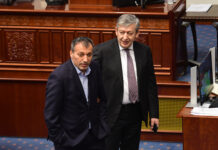 ВРЕДИ НАЈАВУВА, ДУИ ДЕМАНТИРА: Зголемувањето на парламентарно мнозинство чека на епилог