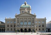 Швајцарија потпиша договор за царините со САД – „Не е договор со ѓаволот“