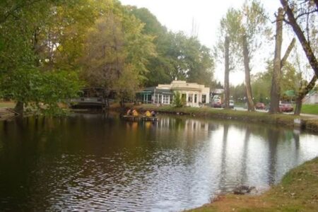 „Кермес“ 19 години зјае како сениште, а „Езерце“ стои како руина