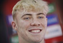 Се решава проблемот со Хојлунд