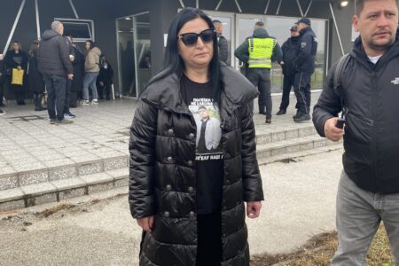 Мајката на загинатиот Томас: Судијката ни дава искра надеж