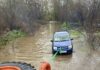Пчиња се излеа кај Пелинце, извлечени две лица што со автомобил заглавиле во надојдената вода