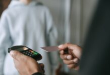 И во црква без кеш! Верниците можат да даваат донации со картичка