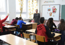 Ќе расте ли новата генерација без Зоки Поки, Орхан, Касни-порасни, Шекерна приказна…?