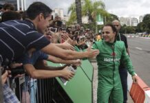 Маса залудно се надева, титулата останува кај Луис Хамилтон