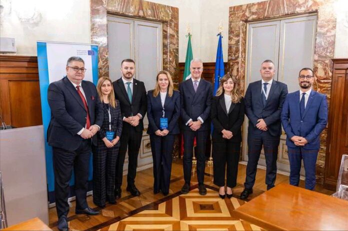 mincev so obviniteli