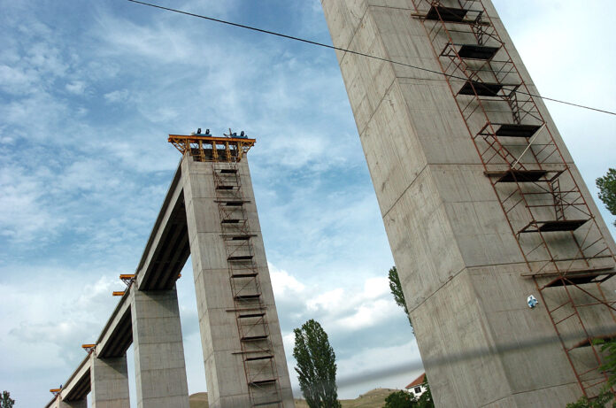 nedovrsen pruga zeleznicki most prema kriva palanka bugarija koridor 8