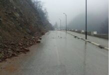 Поради одрони блокиран патот Делчево – Македонска Каменица