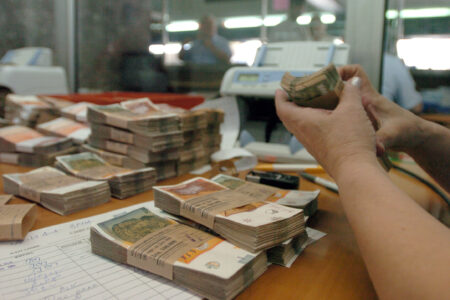 Локалните власти да ги реализираат ветените инвестиции со свои финансии и да не „цицаат“ од државниот буџет