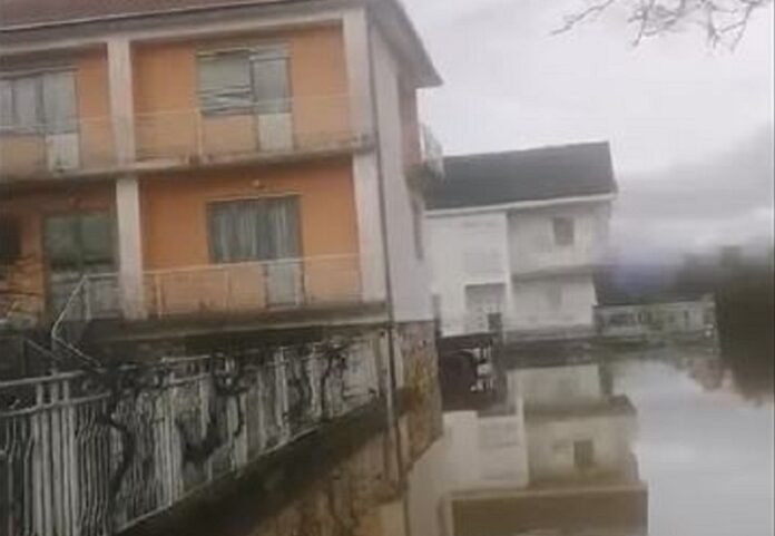 poplava mala vo resen