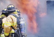 Пожар во магацин за парфеми во Турција – најмалку шест лица загинаа, а две се повредени