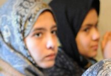 Косово го забранува носењето хиџаб во училиштата