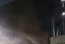 Вонредна состојба во пристаништето во Лос Анџелес: Одекна силна експлозија – запален товарен брод со опасни материи/видео